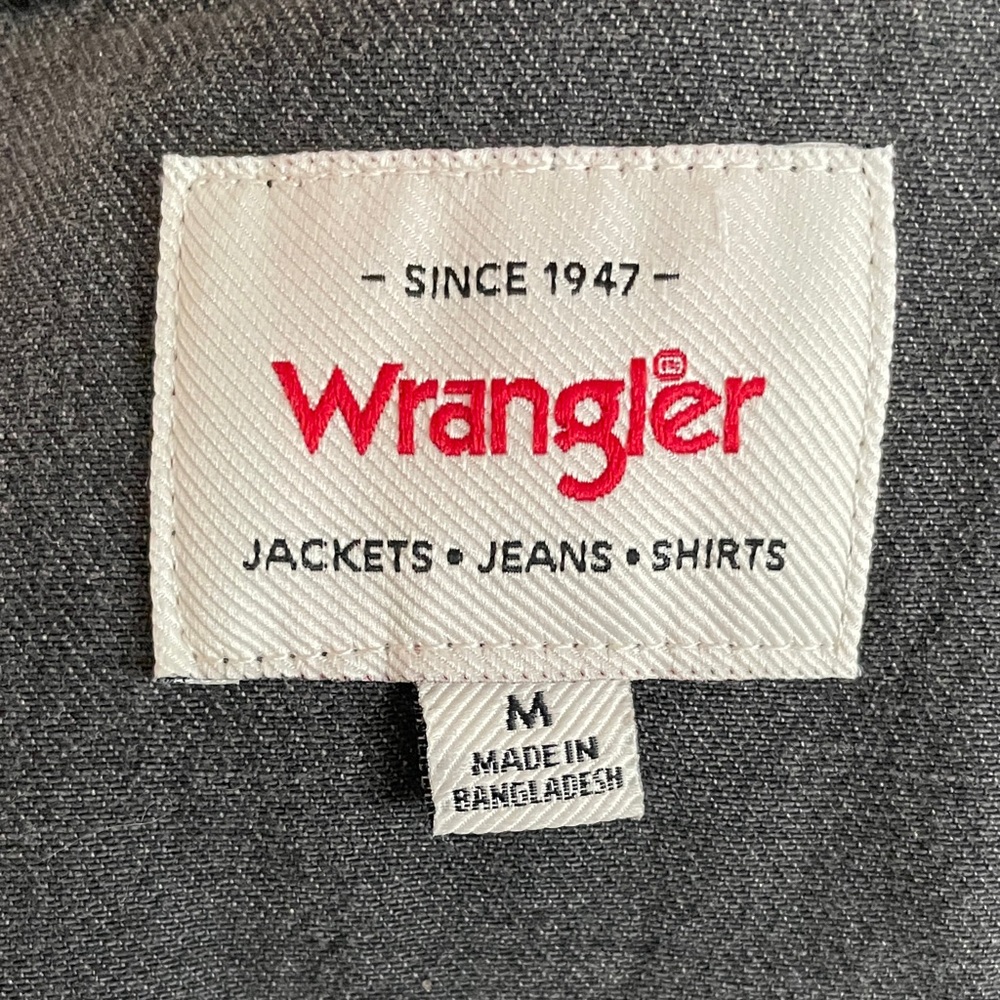 Women’s Wrangler Charcoal Denim Shirt - Picture 2 of 5